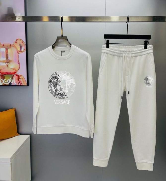 Picture of Versace Sweater Suits _SKUVersaceM-5XLkdtr30943081